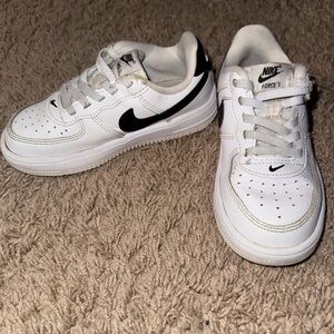Nike Air Force 1. Black & White Size 11.5 C
